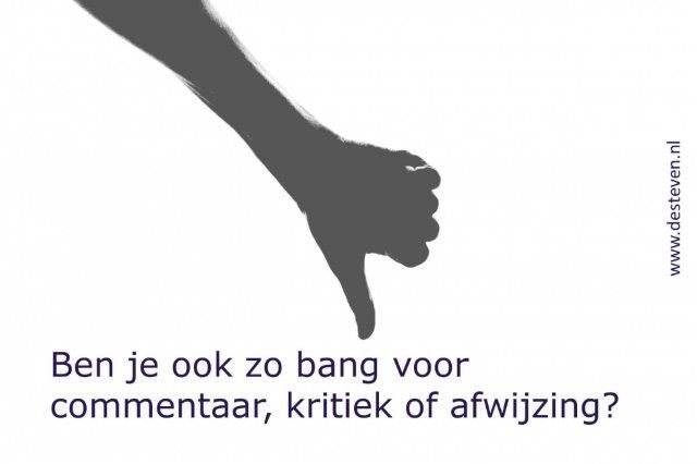 Commentaar, afwijzing en kritiek