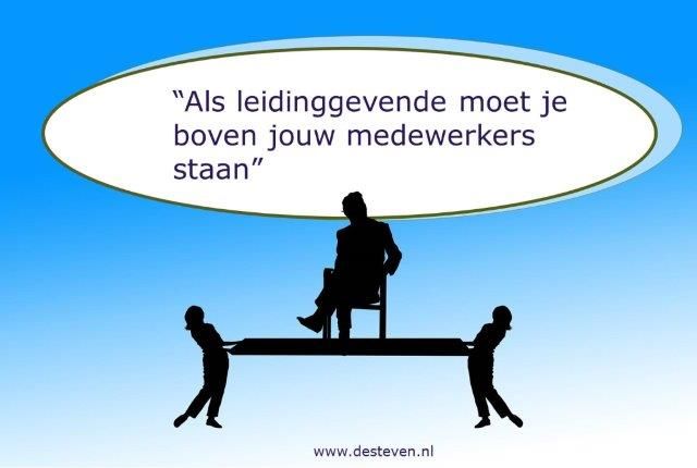 Als leidinggevende boven medewerker staan